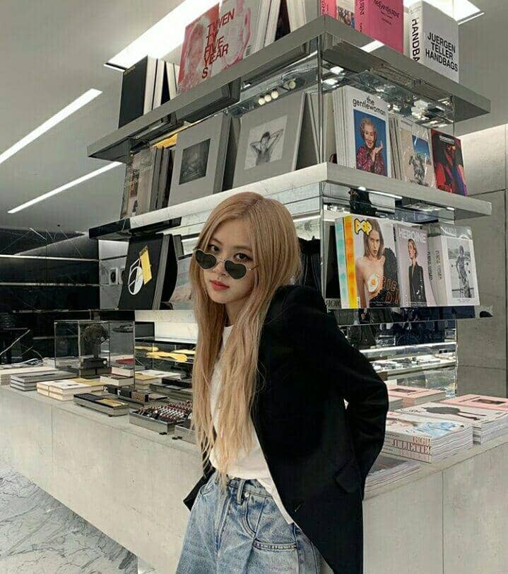 Instagram.com/roses_are_rosie