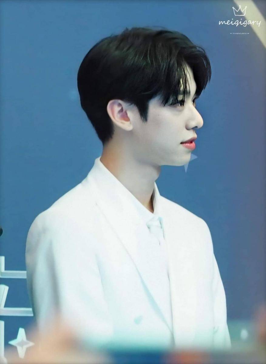 Twitter.com/5ilvergold1102