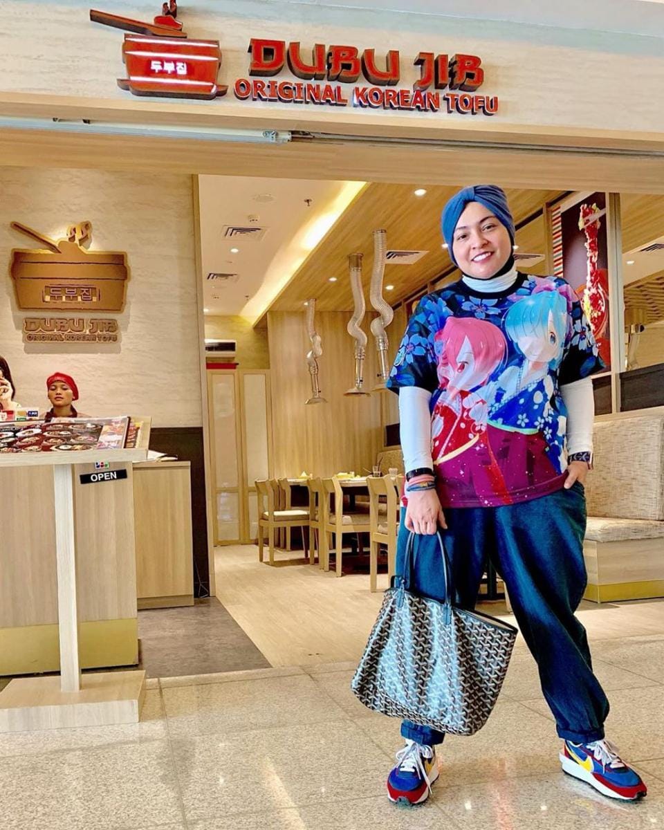 Instagram/astridkuya