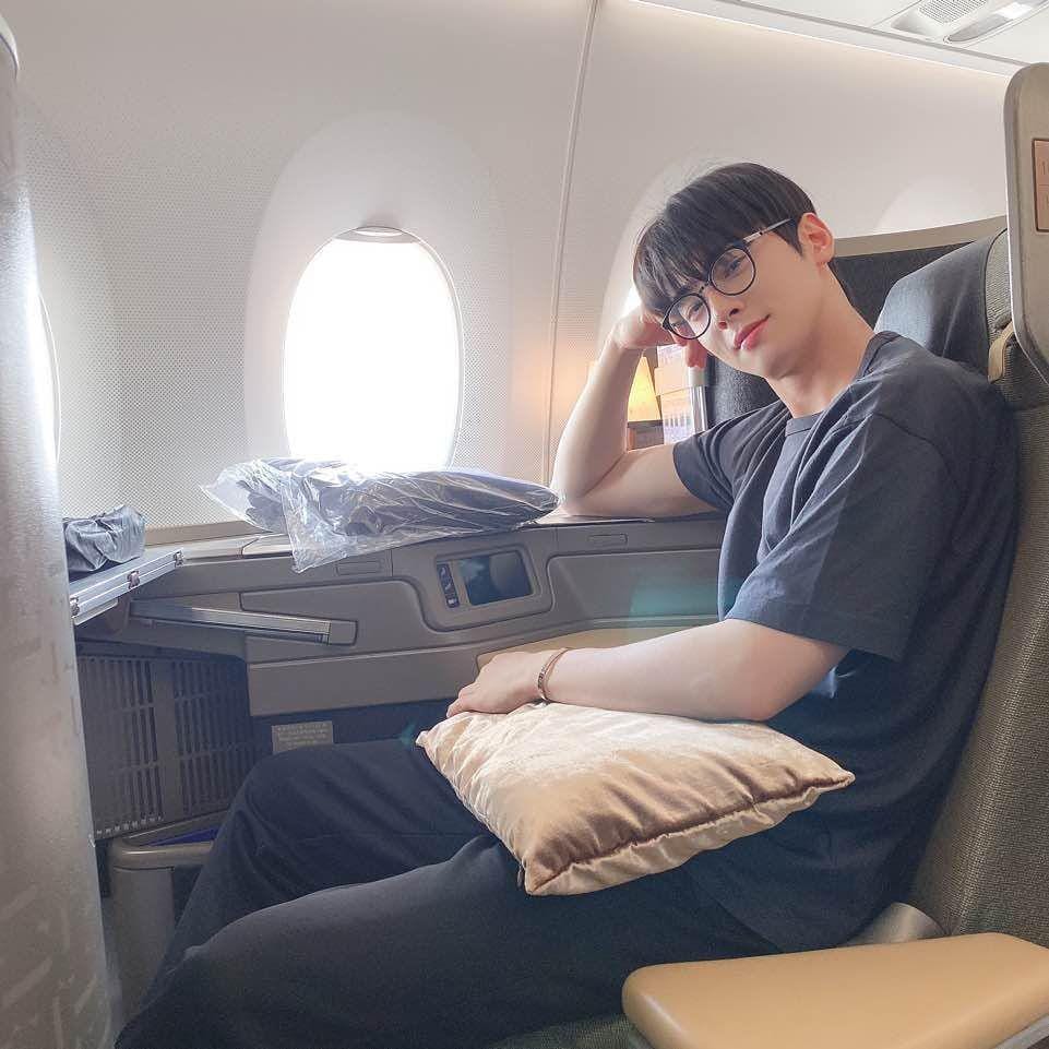 instagram.com/eunwo.o_c