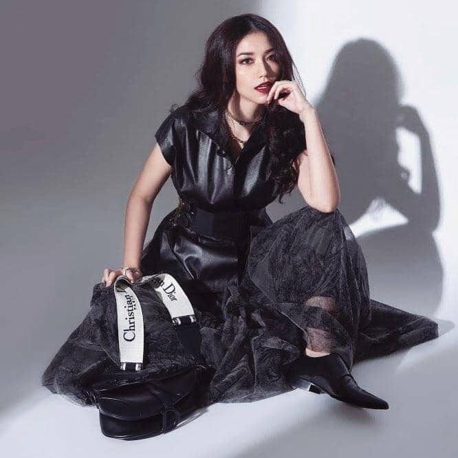 Instagram/vaelovexia