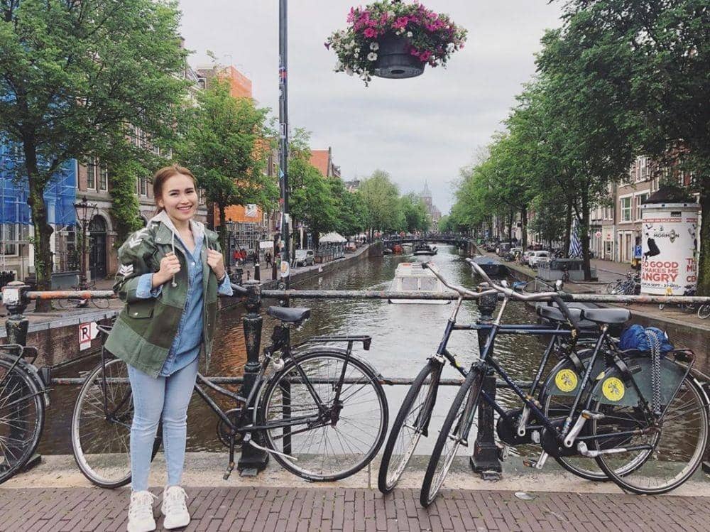 instagram.com/ayutingting92