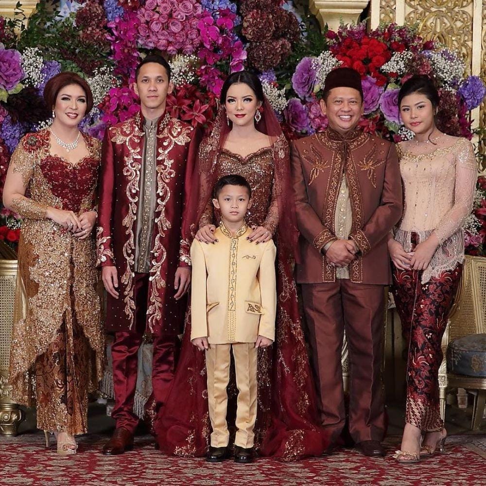 instagram.com/dewi_bamsoet