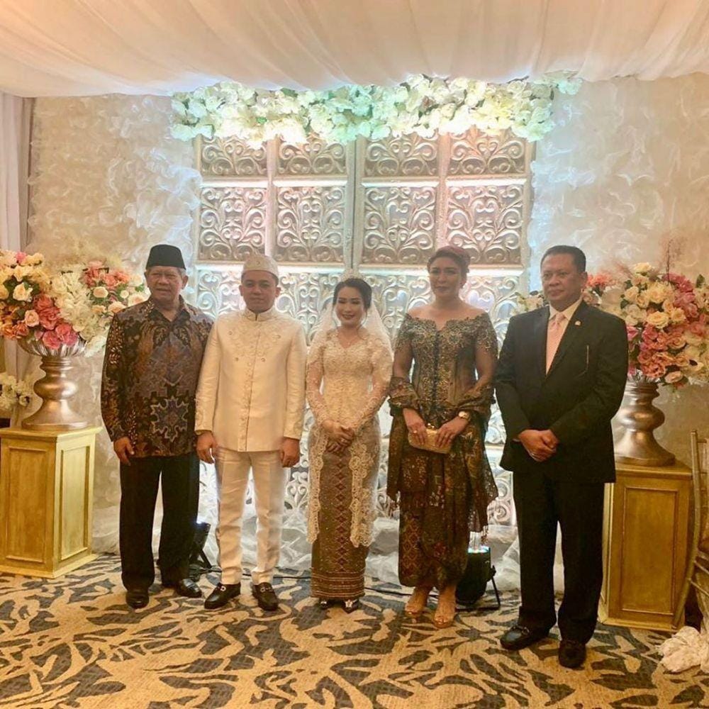 instagram.com/dewi_bamsoet