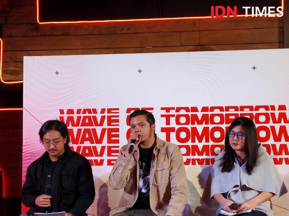 (tengah) President Commissioner Level 7, Adrian Subono dalam press conference Wave of Tomorrow di Jakarta. 3 Desember 2019. IDN Times/Nadia Umara