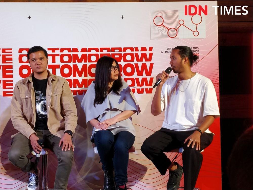 (kanan) Music Curator, Xandega Studiorama dalam press conference Wave of Tomorrow di Jakarta. 3 Desember 2019. IDN Times/Nadia Umara
