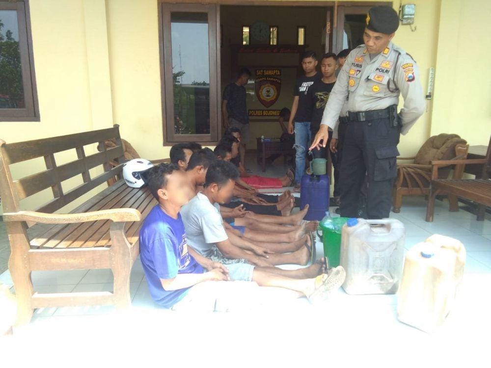 Delapan orang diamankan saat pesta miras di warung. IDN Times/Istimewa