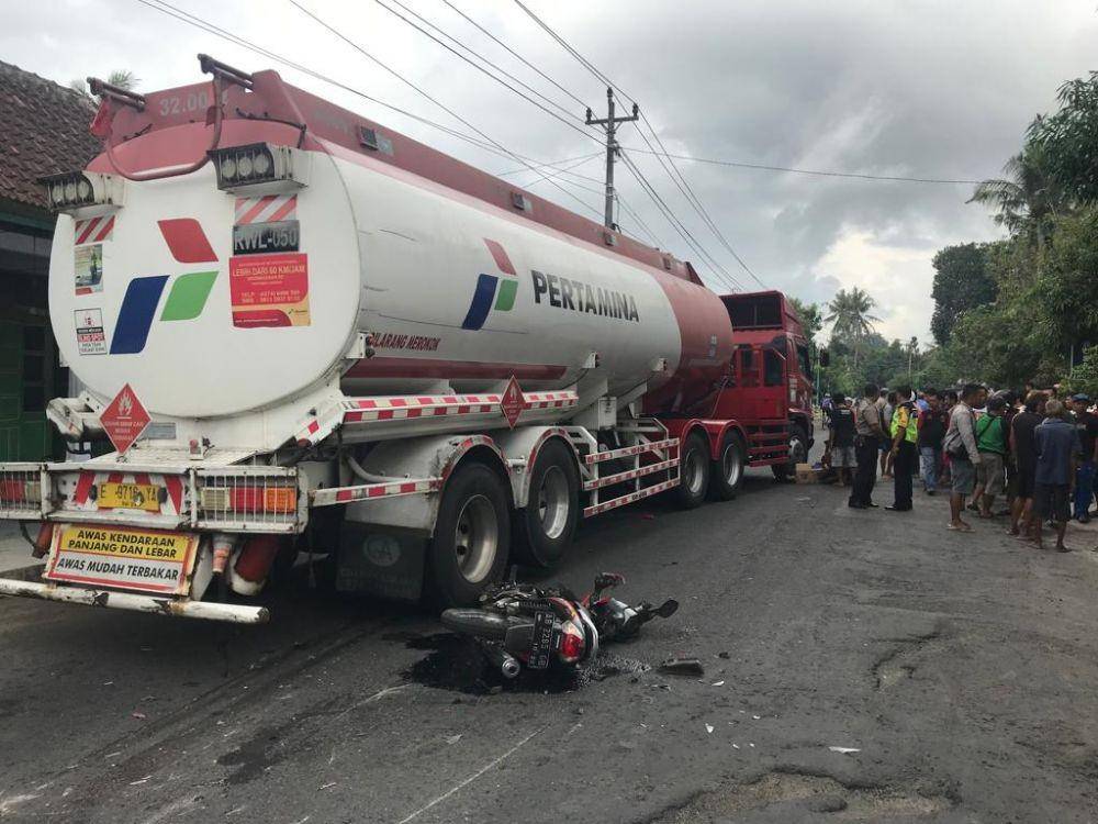 Truk tangki BBM tabrak pengendara sepada motor hingga tewas. IDN Times/Istimewa
