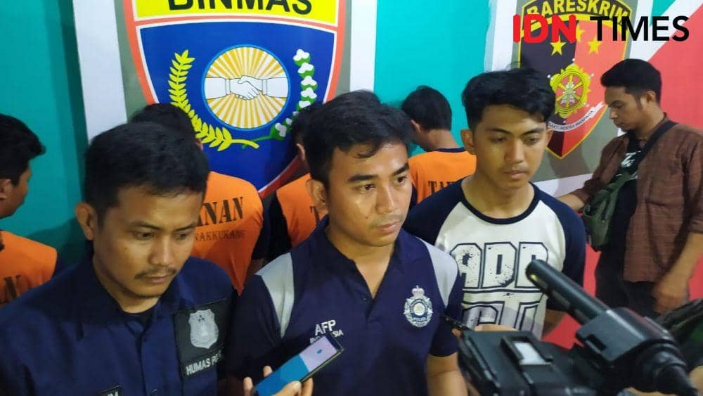 Kanit Reskrim Polsek Panakkukang Iptu Andry Kurniawan dalam ekspos hasil tangkapan di kantornya, Selasa (3/12) / Sahrul Ramadan