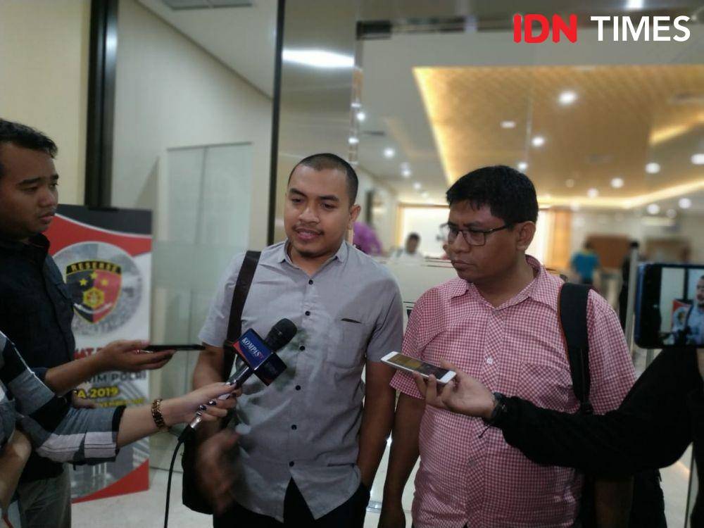 Azis Yanuar, Kuasa Hukum Anggota DPP FPI, Amir Hasanuddin yang melaporkan Gus Muwafiq (IDN Times/Axel Joshua Harianja)