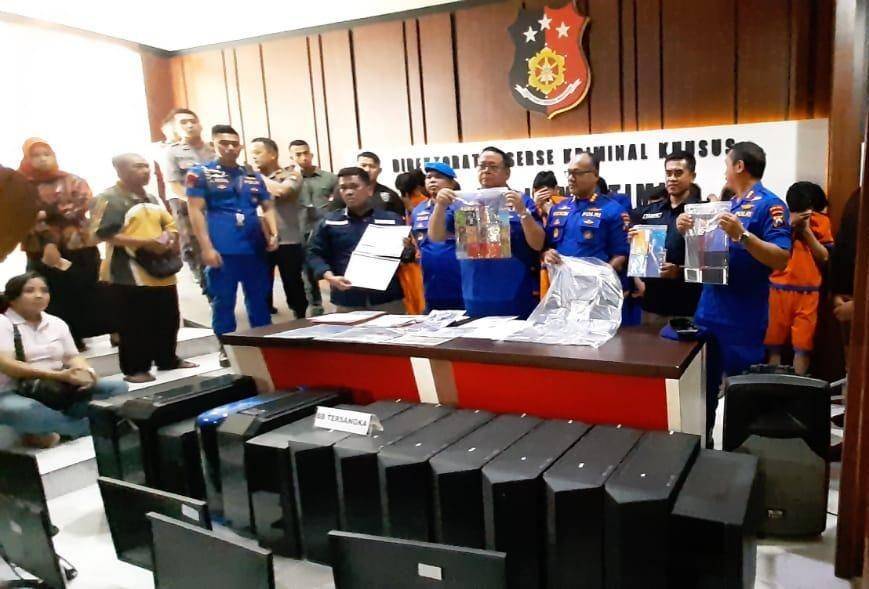 Konfrensi pers kasus hacker di Mapolda Jatim, Rabu (4/12). Dok.IDN Times/Istimewa