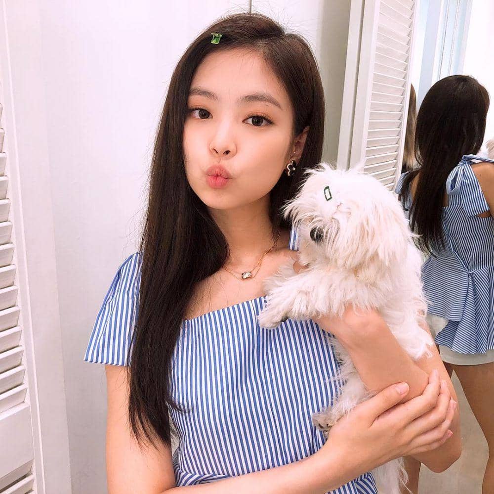 instagram.com/jennierubyjane