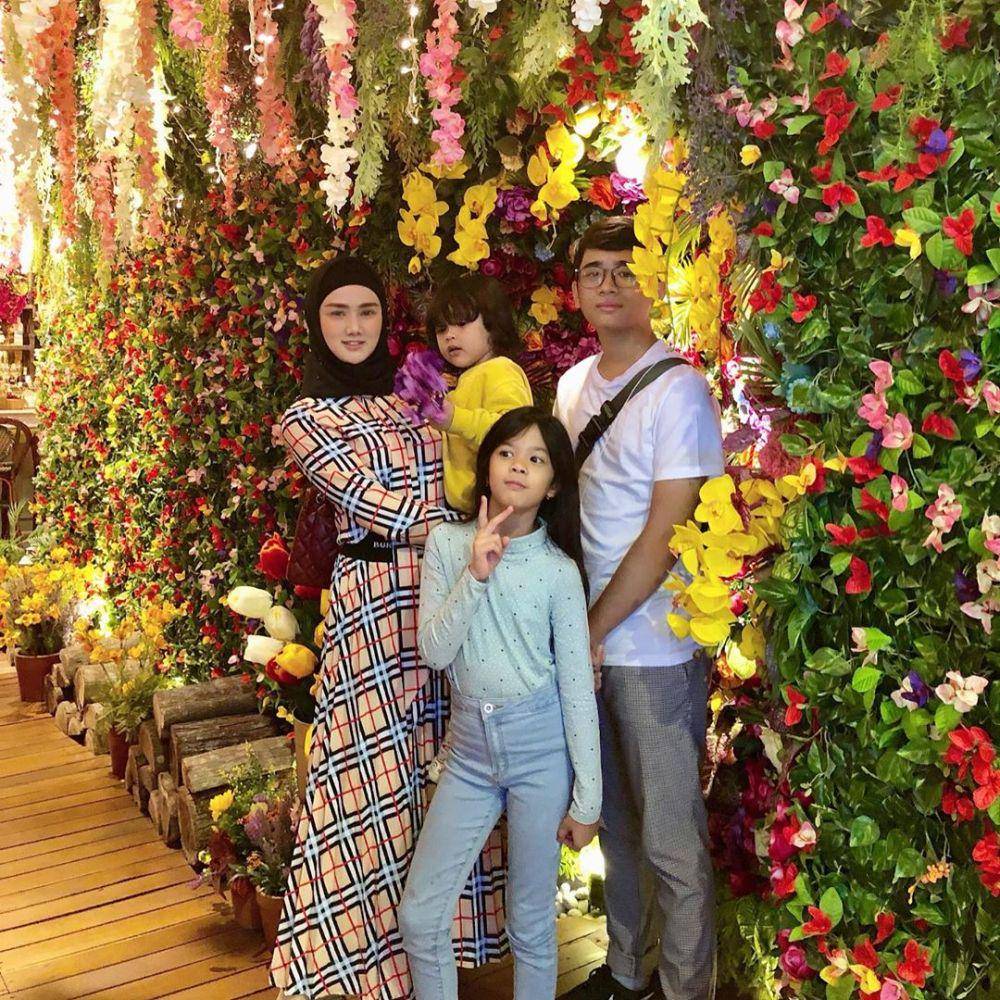 instagram.com/mulanjameela1