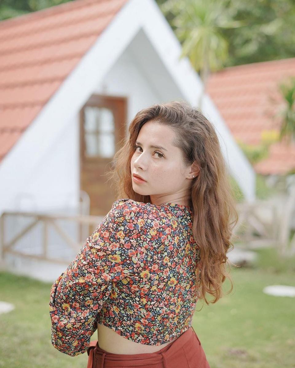 instagram.com/jovitakaren