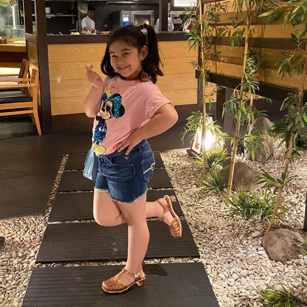 instagram.com/astridtiar127