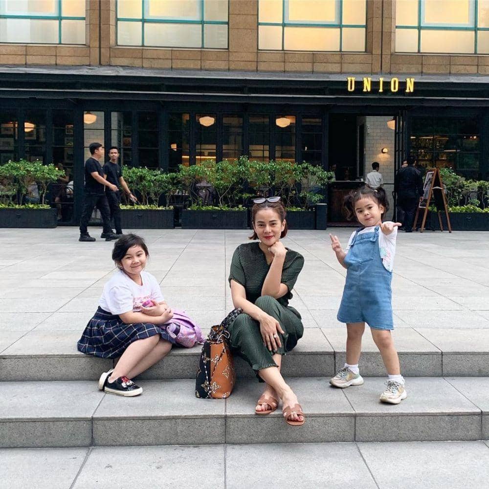 instagram.com/astridtiar127