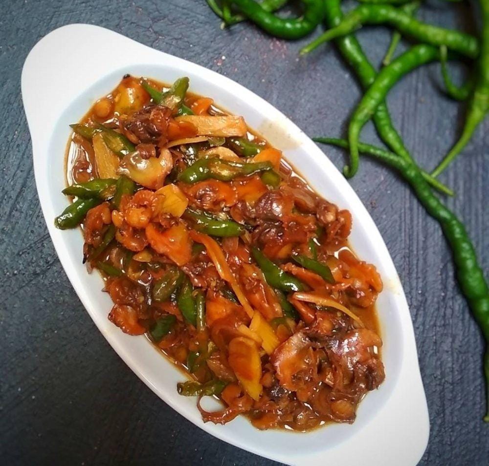 instagram.com/echy_halomoan