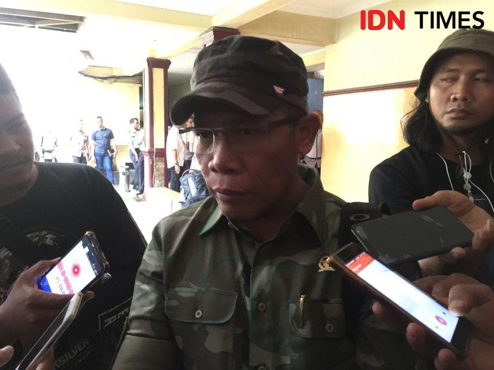 Masinton Pasaribu usai melakukan kunjungan kerja ke Polda Sumut, Rabu (4/12) (Prayugo Utomo/IDN Times)