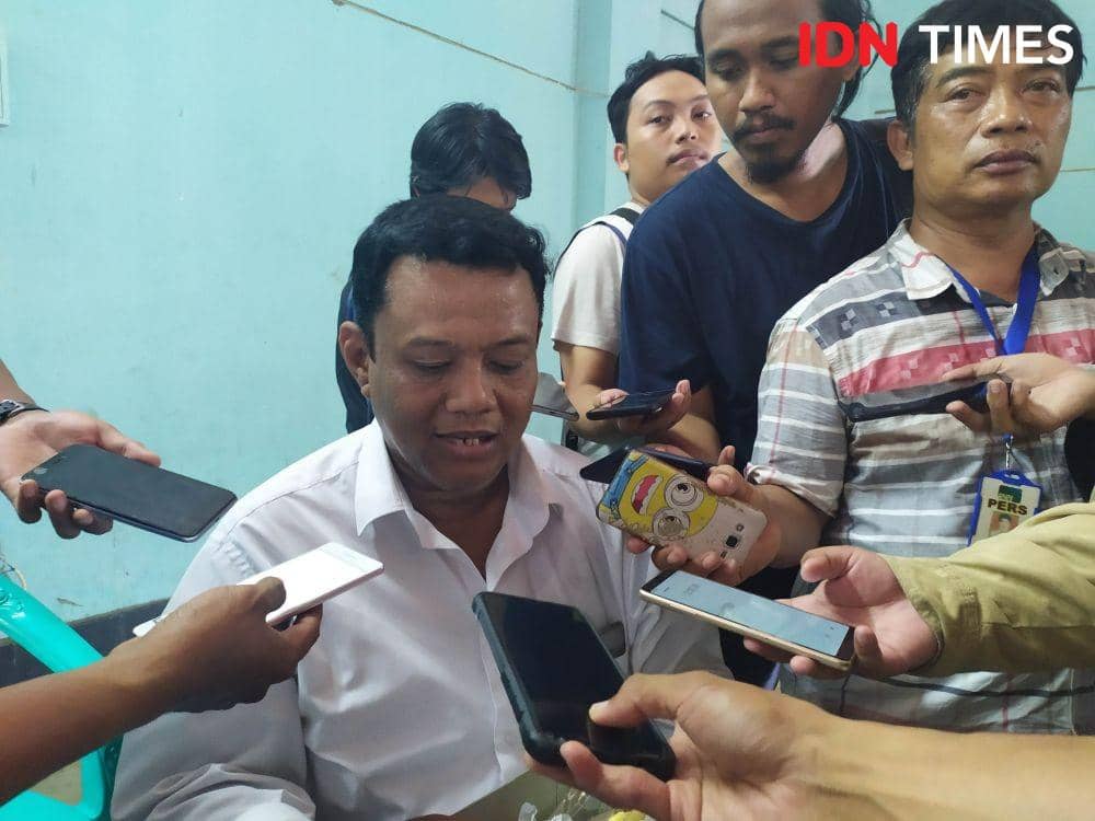 Kepala Desa Bokoharjo saat memberikan keterangan kepada wartawan pada Rabu (4/12).  IDN Times/Siti Umaiyah