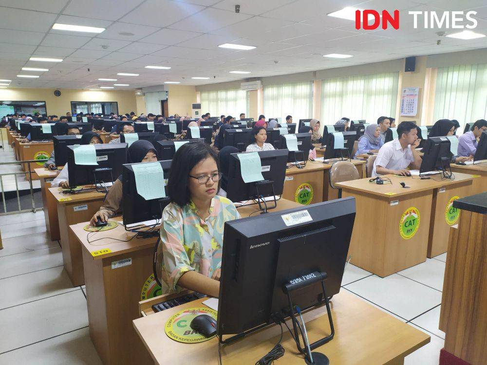 Simulasi Tes CAT yang diadakan Kantor Regional I BKN pada Kamis (5/12).  IDN Times/Siti Umaiyah