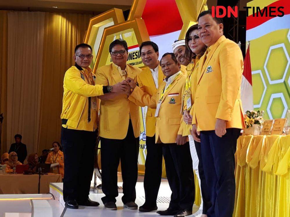 Ketua Umum Partai Golkar Airlangga Hartarto (kedua dari kiri) saat Munas Golkar. (IDN Times/Fitang Budhi Adhitia)