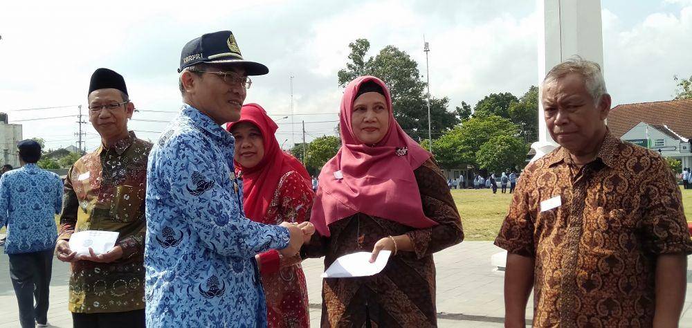 Wakil bupati Bantul. Abdul Halim Muslih (pakaian Korpri). IDN Times/Daruwaskita