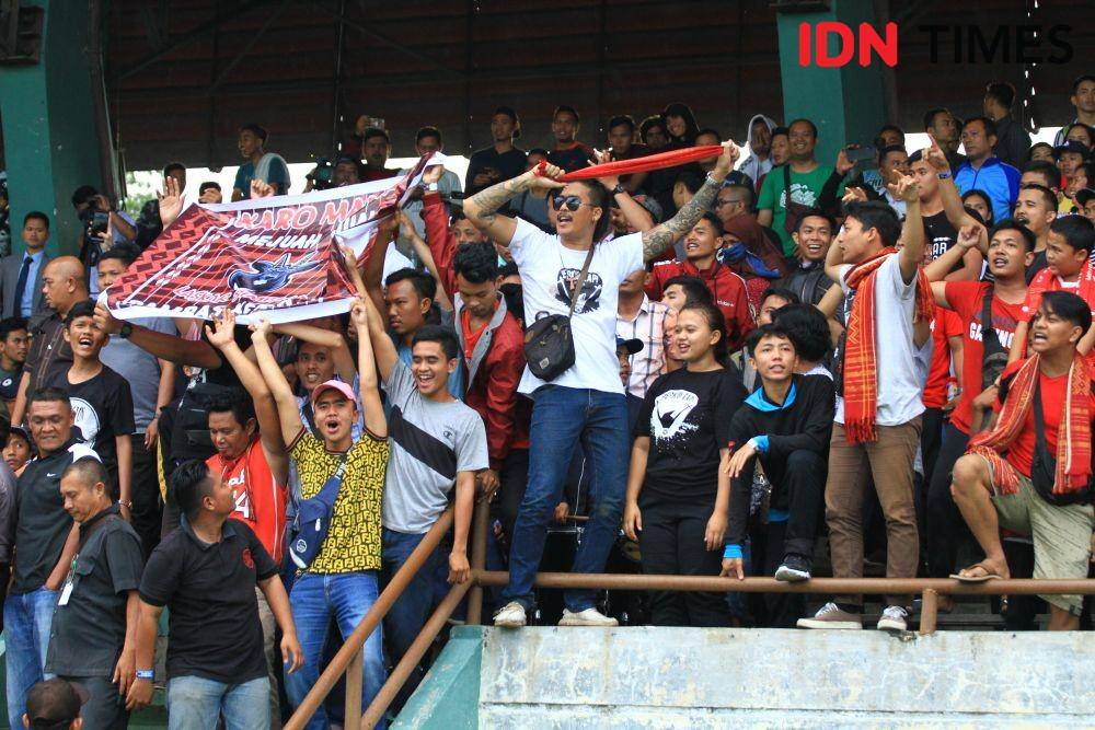 Karo Mania, Suporter Karo United (IDN Times/Arifin Al Alamudi)