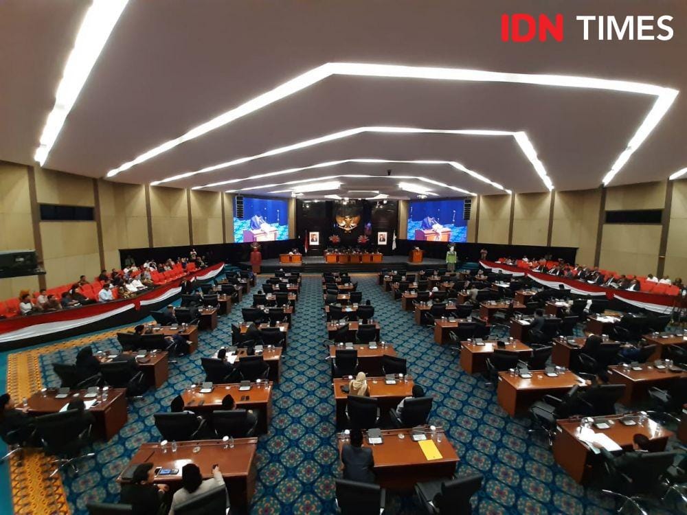 Rapat Paripurna DPRD DKI Jakarta (IDN Times/Gregorius Aryodamar P)