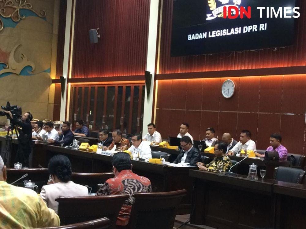 Badan Legislasi Rapat Kerja dengan Menkumham dan PPUU DPD RI dalam rangka Penyusunan Prolegnas RUU Tahun 2020-2024 dan Prolegnas RUU Prioritas Tahun 2020 di Gedung DPR, Jakarta, Rabu (4/12). (IDN Times/Irfan Fathurohman)