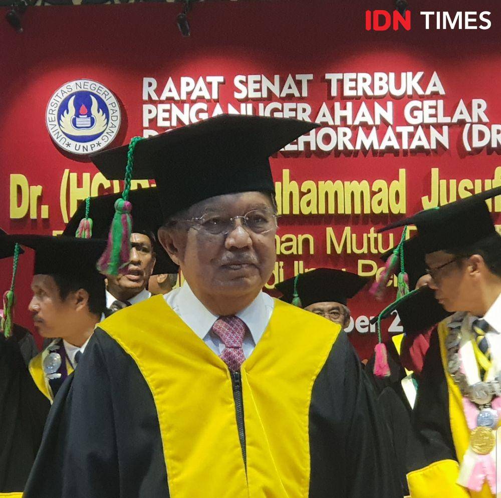 Rapat Senat Terbuka Universitas Negeri Padang, Anugerah Doktor Honoris Causa untuk Muhammad Jusuf Kalla, Kamis, 5 Desember 2019 (IDN Times/Uni Lubis)