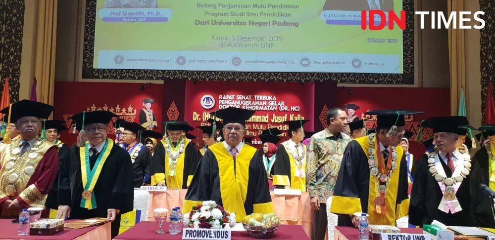Rapat Senat Terbuka Universitas Negeri Padang, Anugerah Doktor Honoris Causa untuk Muhammad Jusuf Kalla, Kamis, 5 Desember 2019 (IDN Times/Uni Lubis)