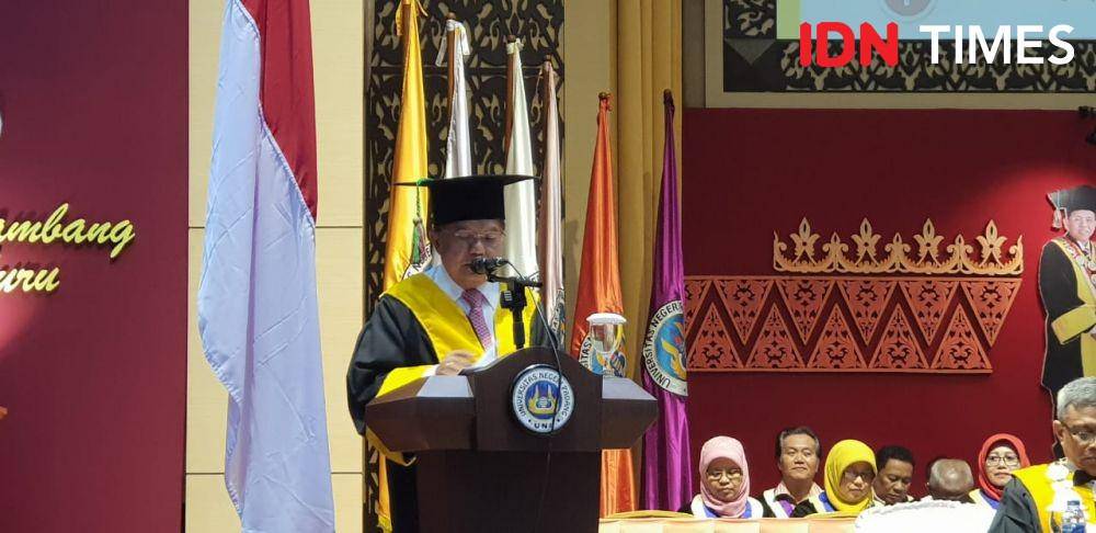Rapat Senat Terbuka Universitas Negeri Padang, Anugerah Doktor Honoris Causa untuk Muhammad Jusuf Kalla, Kamis, 5 Desember 2019. IDN Times/Uni Lubis