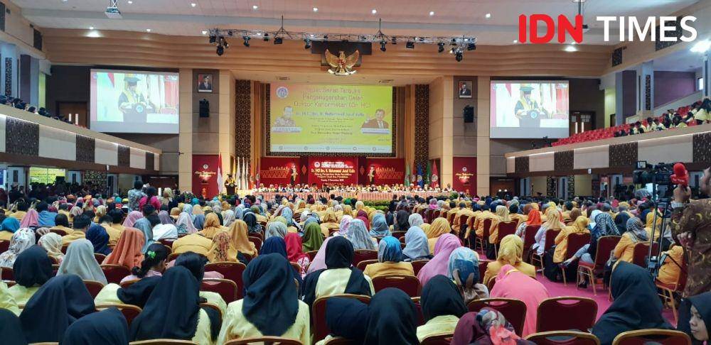 Rapat Senat Terbuka Universitas Negeri Padang, Anugerah Doktor Honoris Causa untuk Muhammad Jusuf Kalla, Kamis, 5 Desember 2019. IDN Times/Uni Lubis