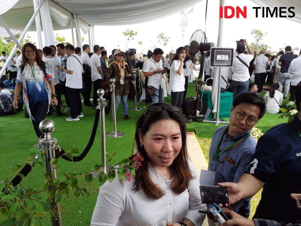 Eks pebulutangkis Indonesia Susy Susanti di pemakaman Ir Ciputra (IDN Times/Helmi Shemi)