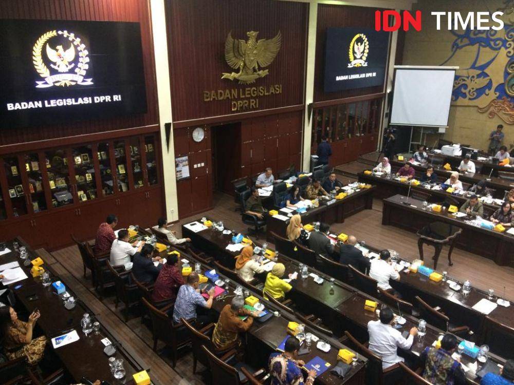 Badan Legislasi Rapat Kerja dengan Menkumham dan PPUU DPD RI terkait dengan Penyusunan Prolegnas RUU Tahun 2020-2024 dan Prolegnas RUU Prioritas Tahun 2020 di Gedung DPR, Jakarta, Kamis (5/12). (IDN Times/Irfan Fathurohman)