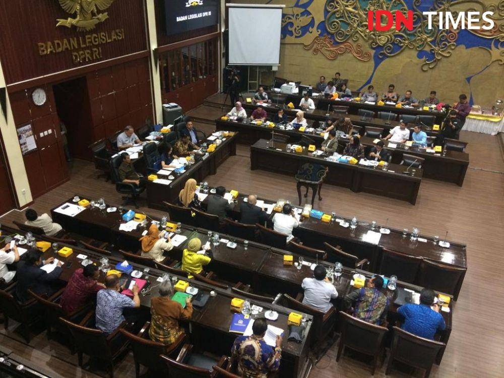 Badan Legislasi Rapat Kerja dengan Menkumham dan PPUU DPD RI terkait dengan Penyusunan Prolegnas RUU Tahun 2020-2024 dan Prolegnas RUU Prioritas Tahun 2020 di Gedung DPR, Jakarta, Kamis (5/12). (IDN Times/Irfan Fathurohman)