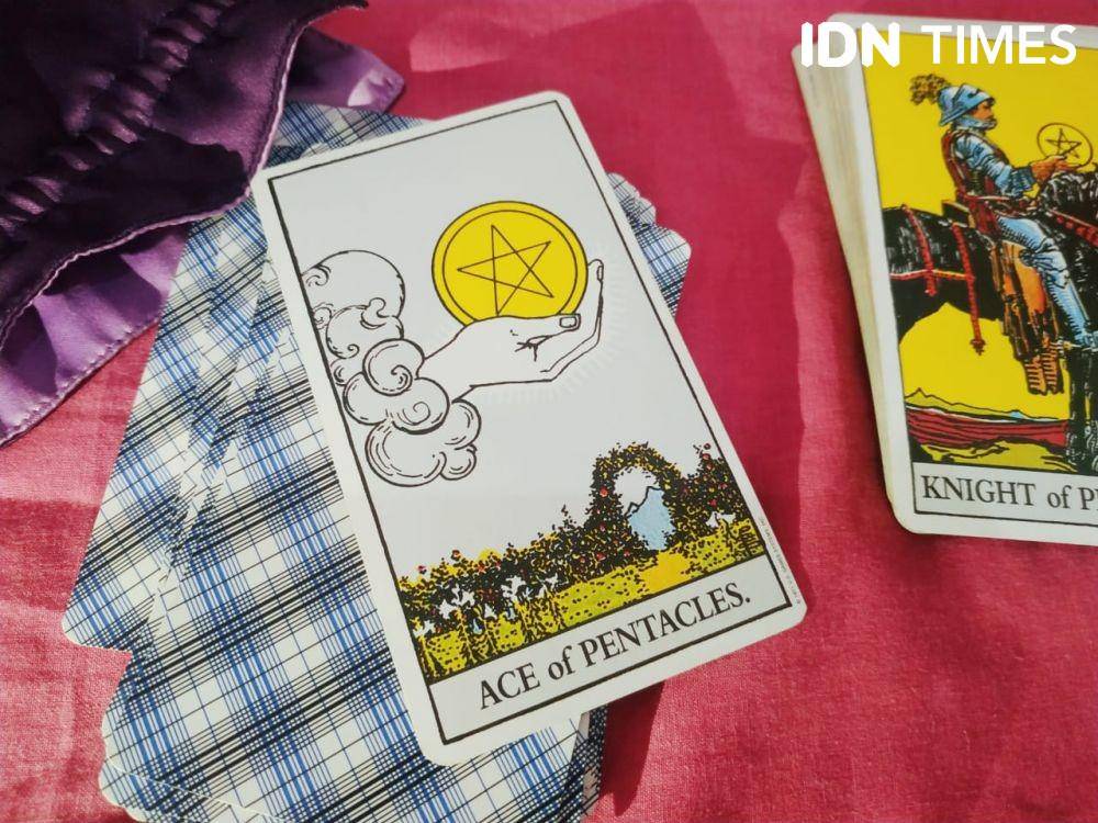 Kartu Tarot (IDN Times/Aldzah Fatimah Aditya)