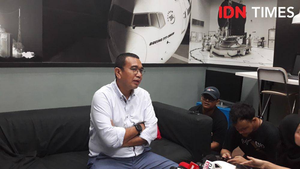Jubir Kementerian BUMN Arya Sinulingga sedang memberikan keterangan pers. (IDN Times/Indiana Malia)