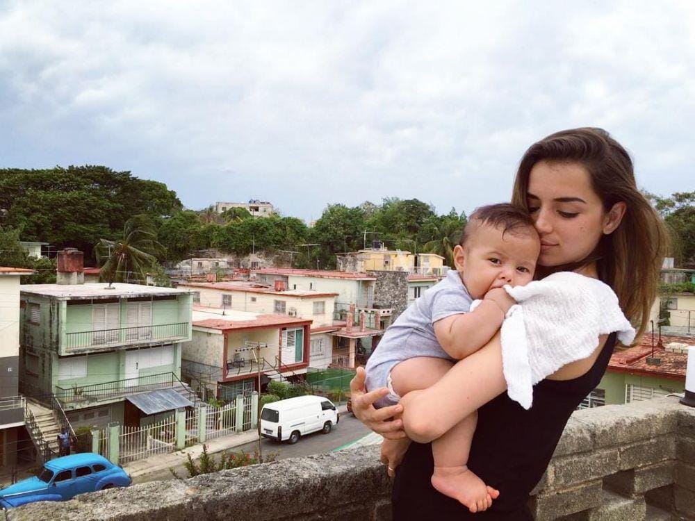 instagram.com/ana_d_armas