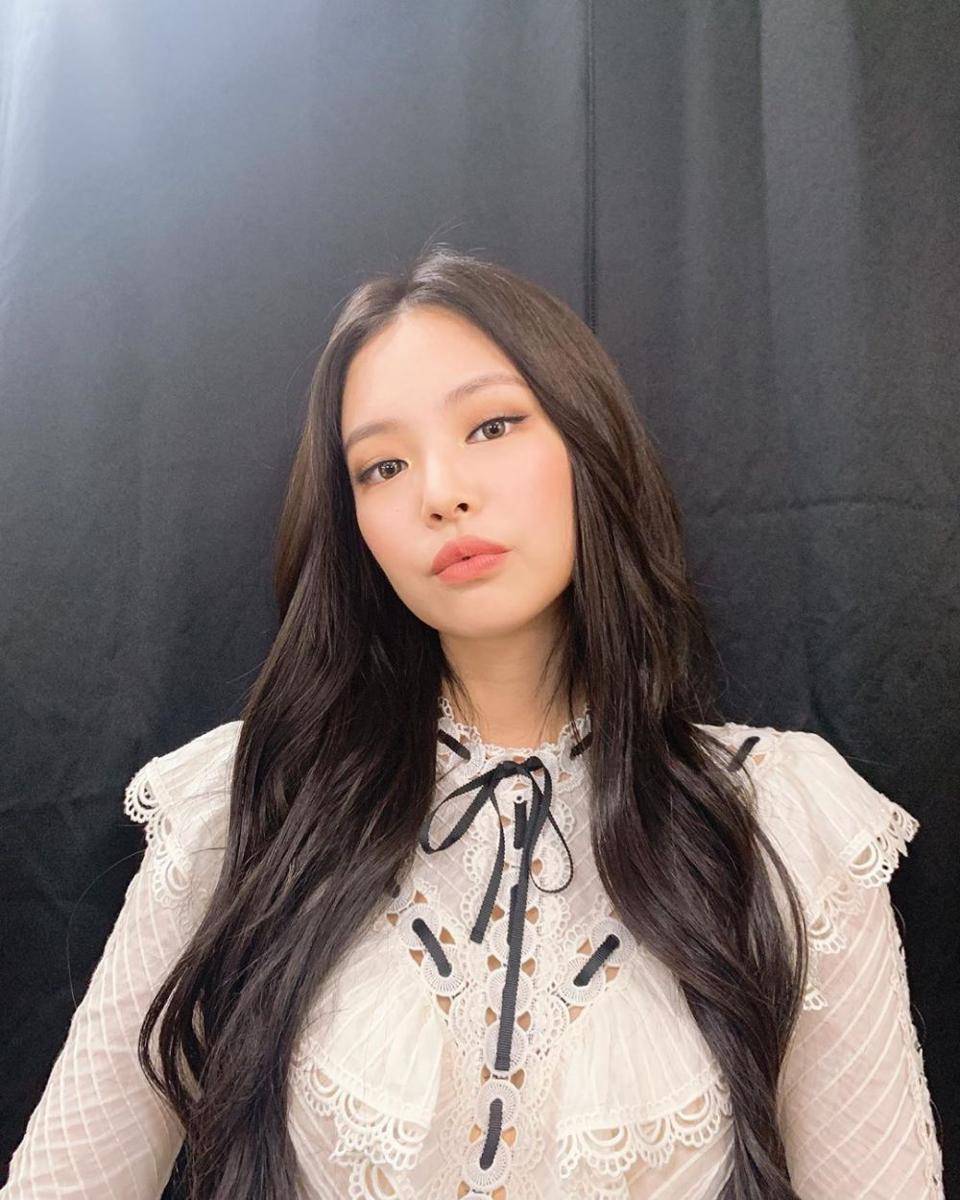 instagram.com/jennierubyjane