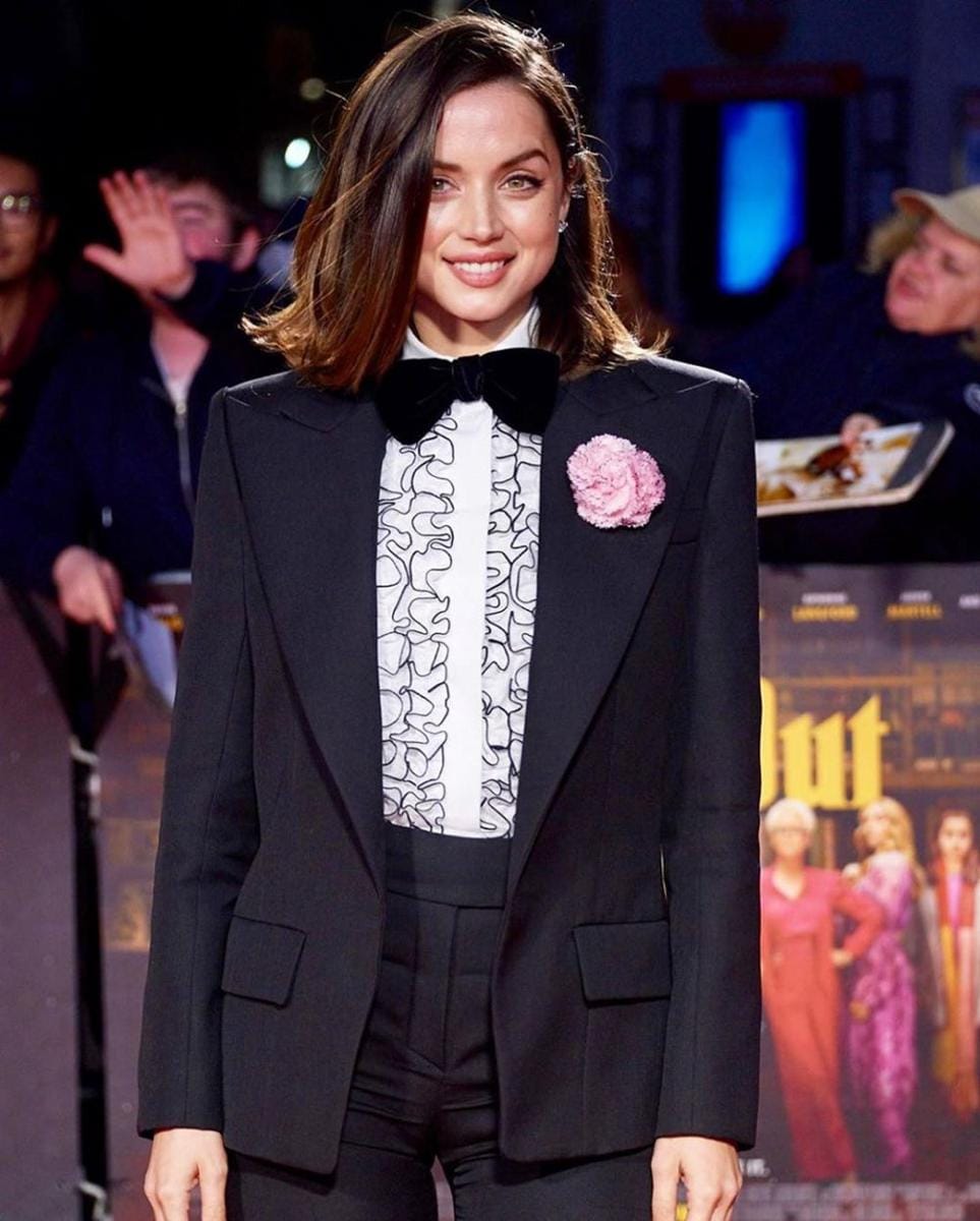 instagram.com/ana_d_armas