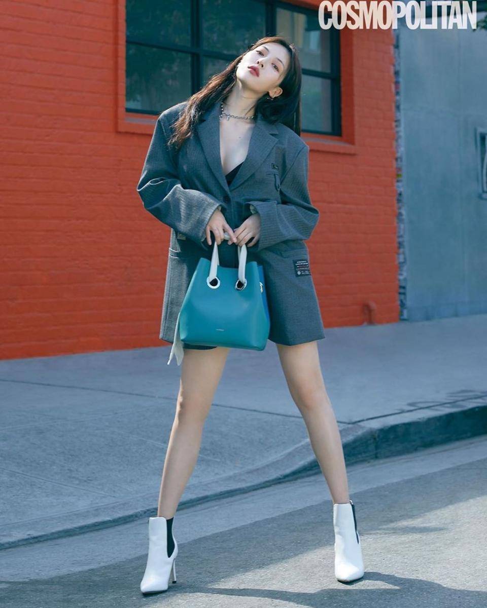 instagram.com/hyunah_aa
