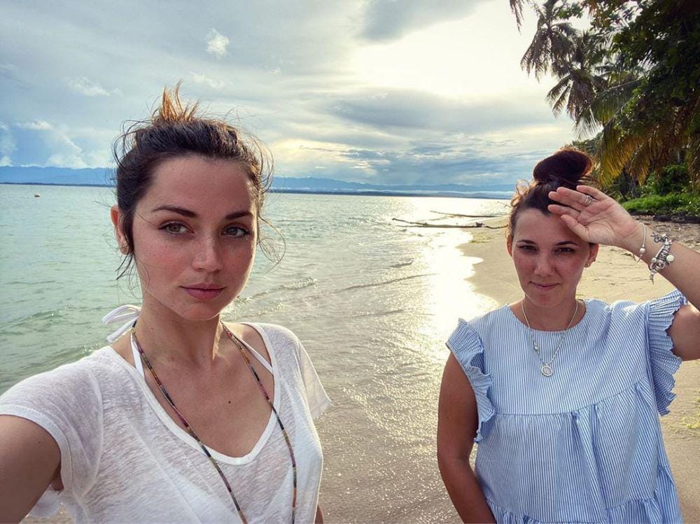 instagram.com/ana_d_armas