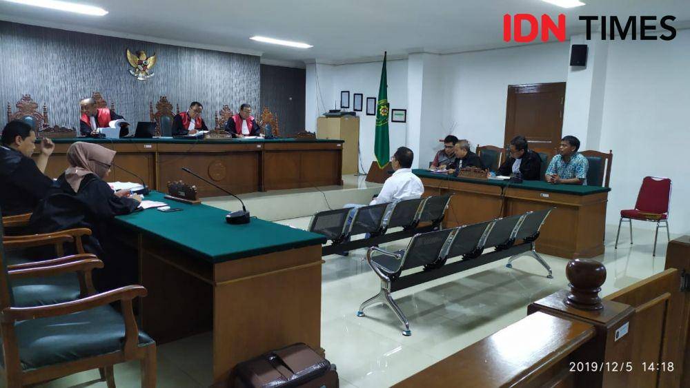 Danny Pomanto hadir sebagai saksi dalam sidang perdana dugaan korupsi dana hibah Pilkada Makassar di PN Makassar, Kamis (5/12) / Sahrul Ramadan