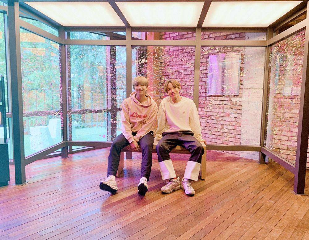 twitter.com/BTS_twt