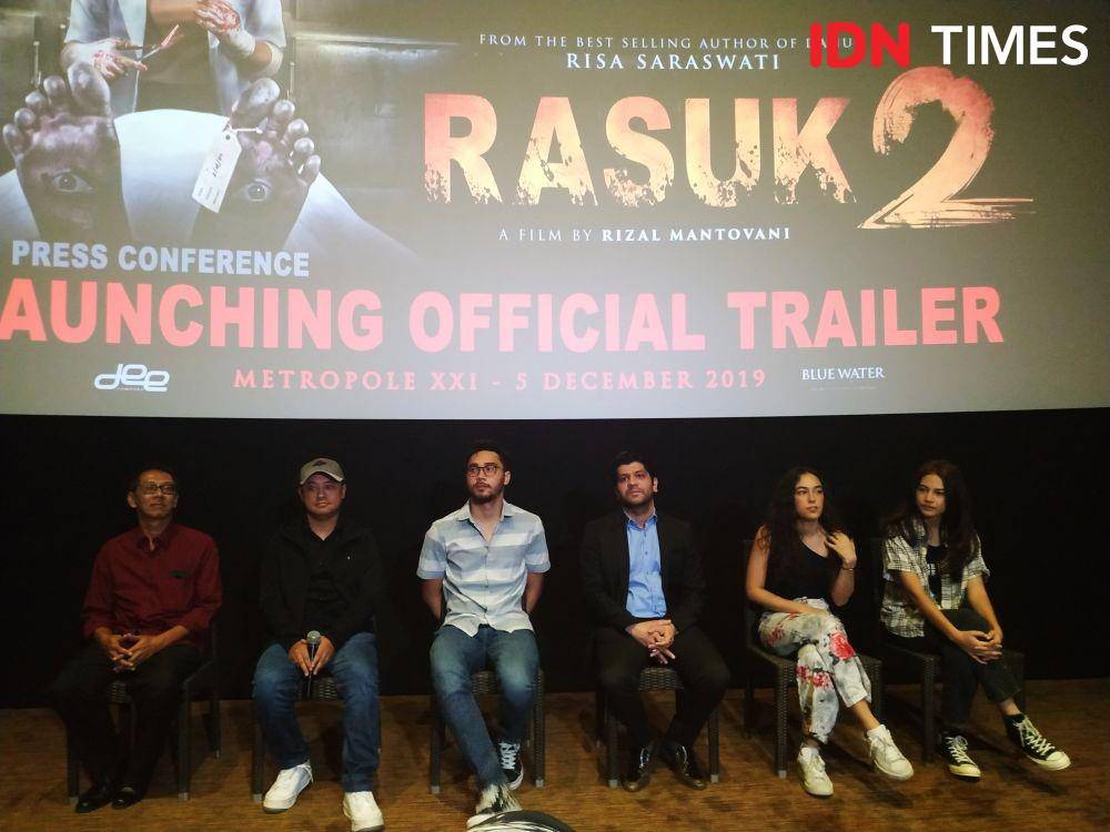 Jajaran sutradara, produser, dan para pemain dalam preskon dan peluncuruan trailer film Rasuk 2, di Metropole XXI, Jakarta. pada 5 Desember 2019. IDN Times/Erfah Nanda