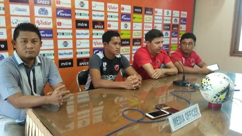 Pelatih PSM Makassar, Darije Kalezic, saat memberikan keterangan kepada awak media. IDN Times/Imron