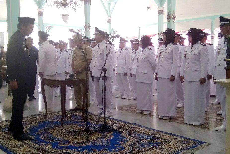 Suasana pelantikan 57 kepala desa di Pendapa Muda Graha Kabupaten Madiun, Jumat (6/12). IDN Times/Nofika Dian Nugroho