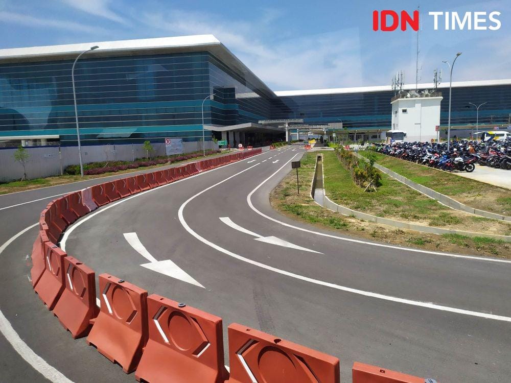 Jalan menuju lobi utama YIA  IDN Times/Siti Umaiyah