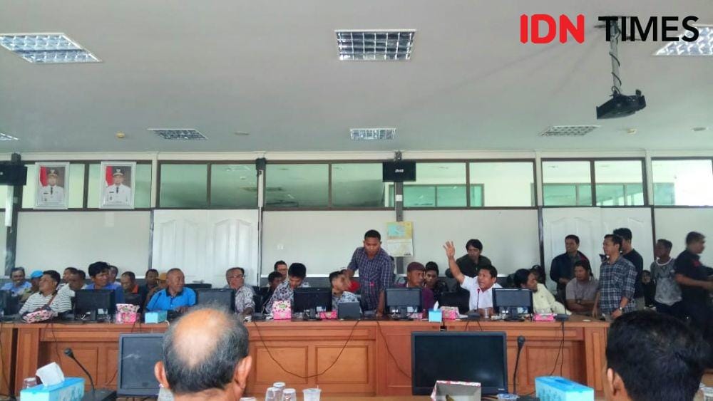 Masyarakat meminta Perbup dicabut saat RPP dengan DPRD PPU (IDN Times/Ervan Masbanjar)